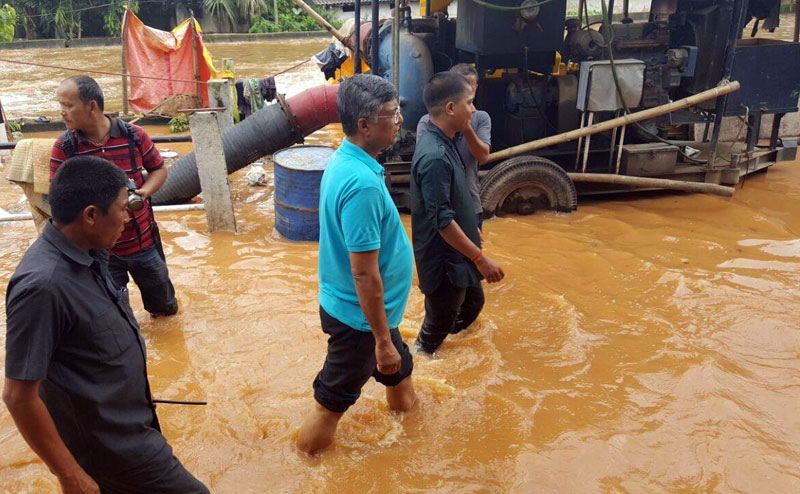 MLA Siddhartha Bhattacharya visiting flood hit area