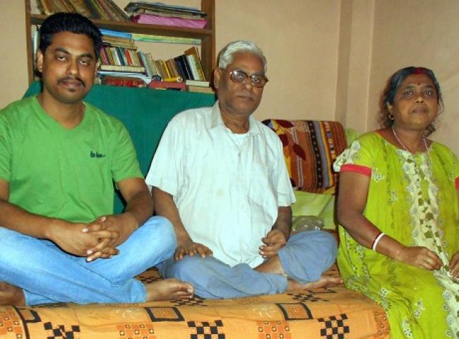  Rakesh with wife and son