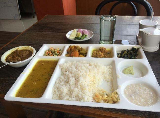 Mother's Kitchen, Paltan Bazar serves veg platter