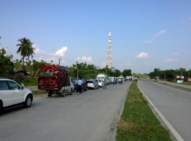 Cars crossing the Tiwa area needed police security during the bandh
