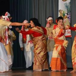 First four-generation Husori at London Bihu 2014