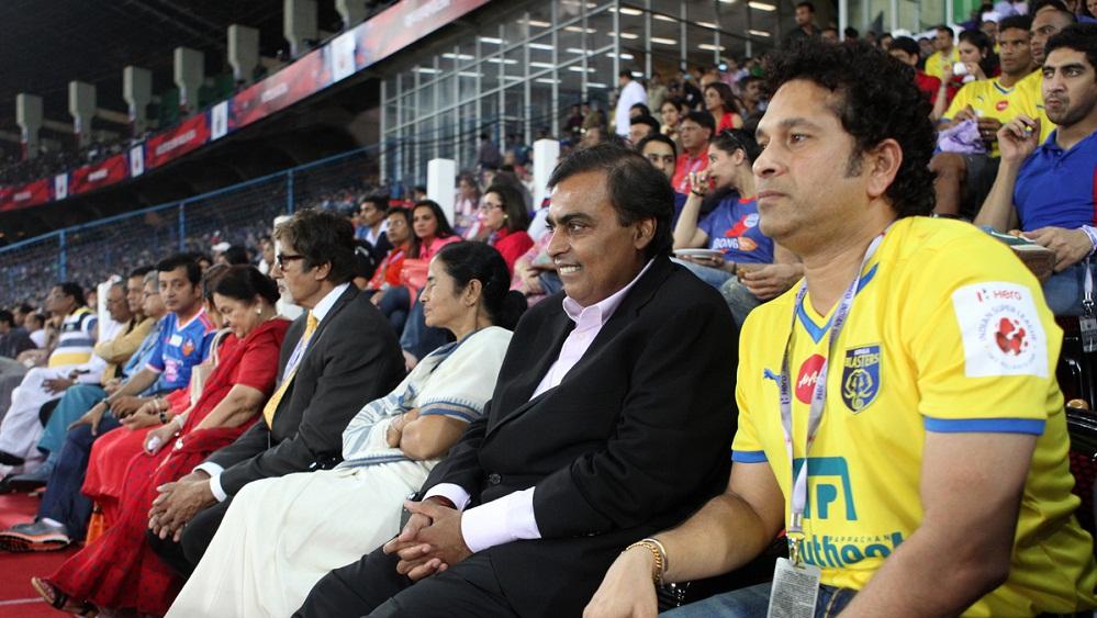 Sachin Tendulkar, Mukesh Ambani, WB CM Mamata Bannerjee, Amitav Bachhan and others at Hero Indian Super League between Atletico de Kolkata and Mumbai City FC held at Kolkata on October 12.  Photo by: Saikat Das/ HISL/ SPORTZPICS 