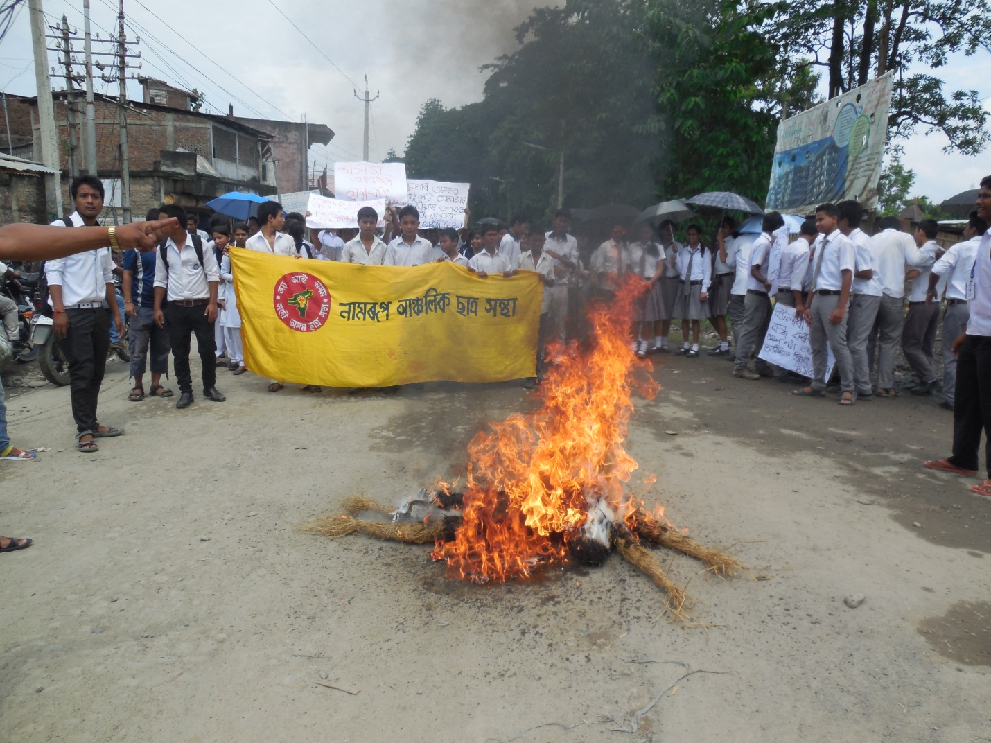 CM’s effigy burnt at Namrup