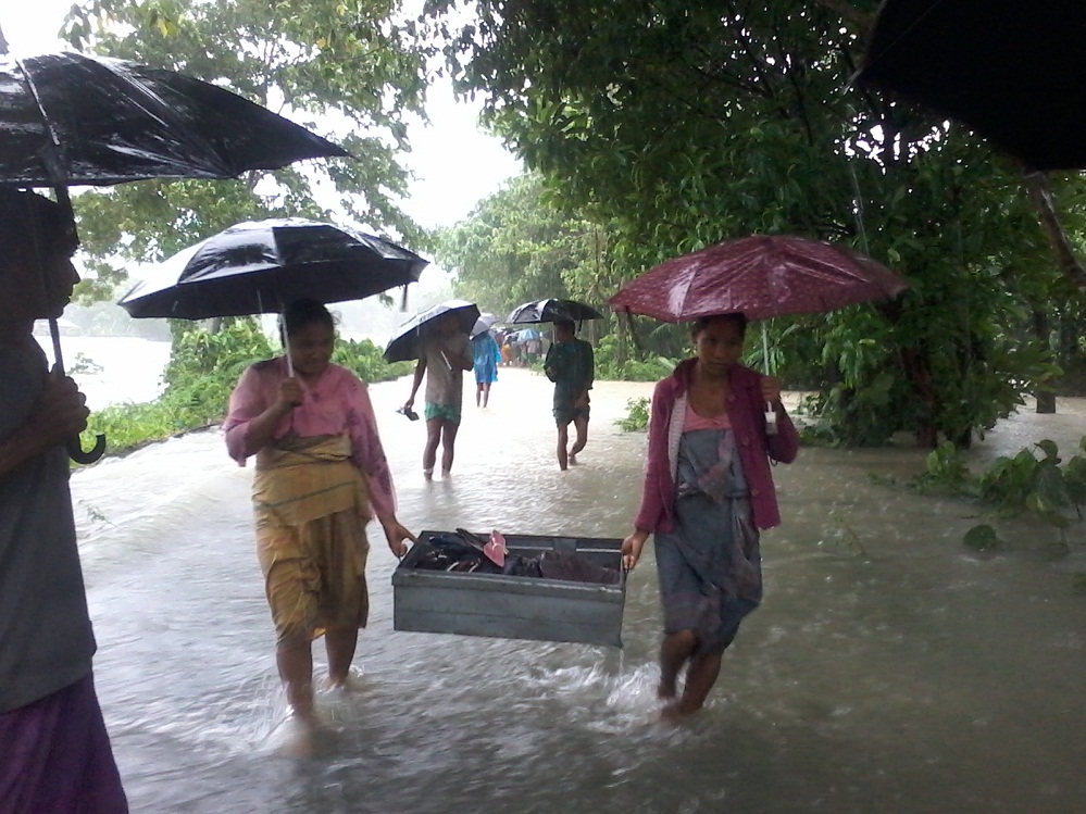 Flash flood scene worsen