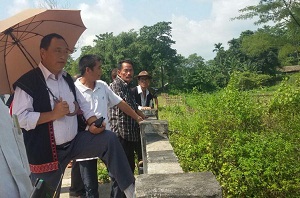 Ering visits  flood-hit areas