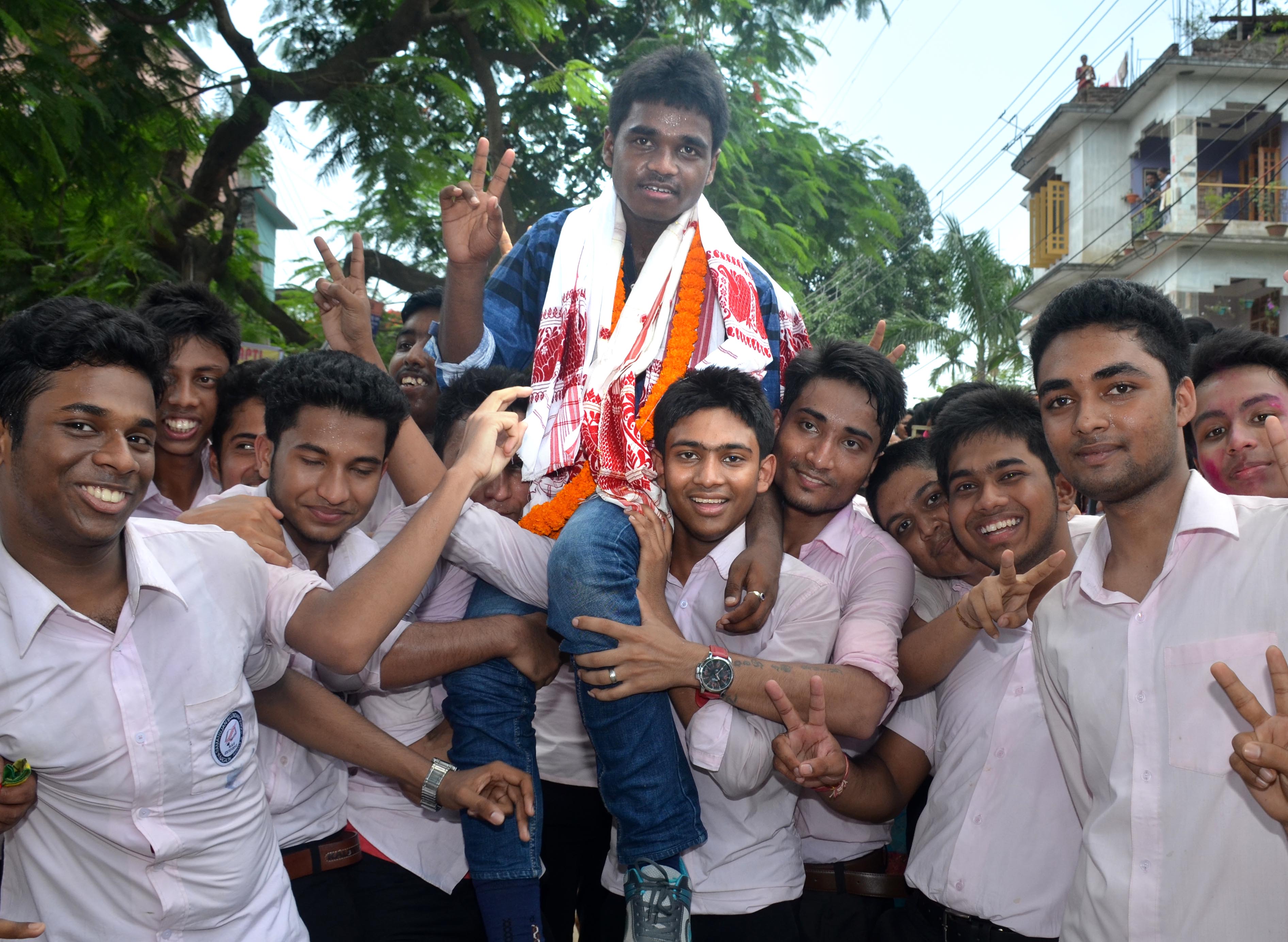 Science topper Angkur brings laurals to Raha