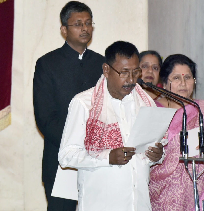 Gohain takes oath as Union minister