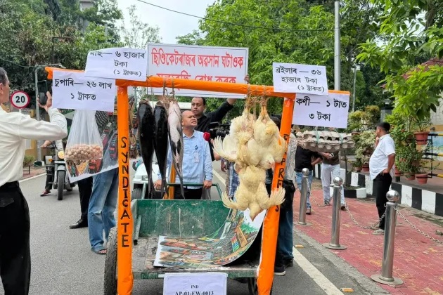 Akhil Gogoi wheels handcart into Assembly, alleges 'syndicate tax' behind price rise