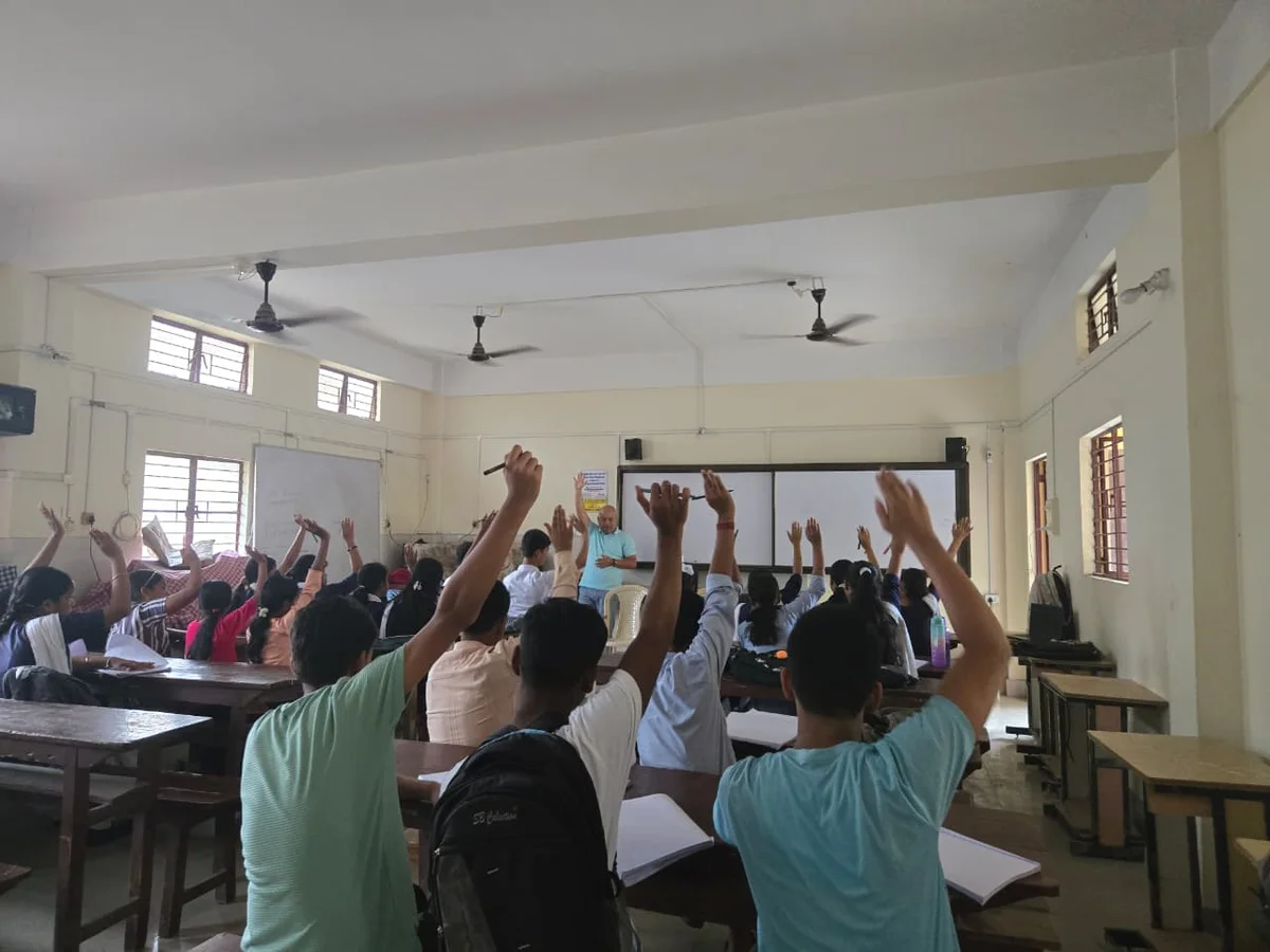 Skill fest empowers students in Sualkuchi with communication and career guidance — photo 1