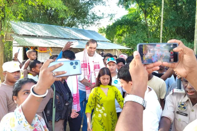 The Great Khali reaches out to Assam flood victims during Sivasagar visit