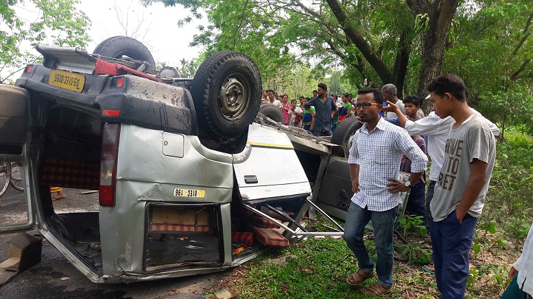 8 injured in car accident