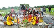 Protest to repair deplorable roads