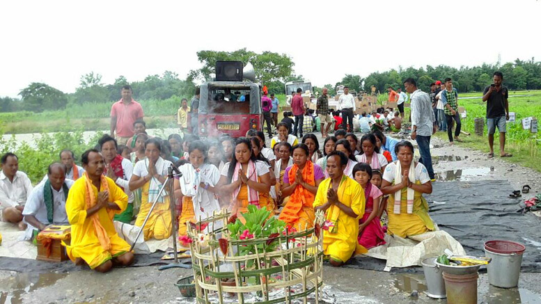 Protest to repair deplorable roads