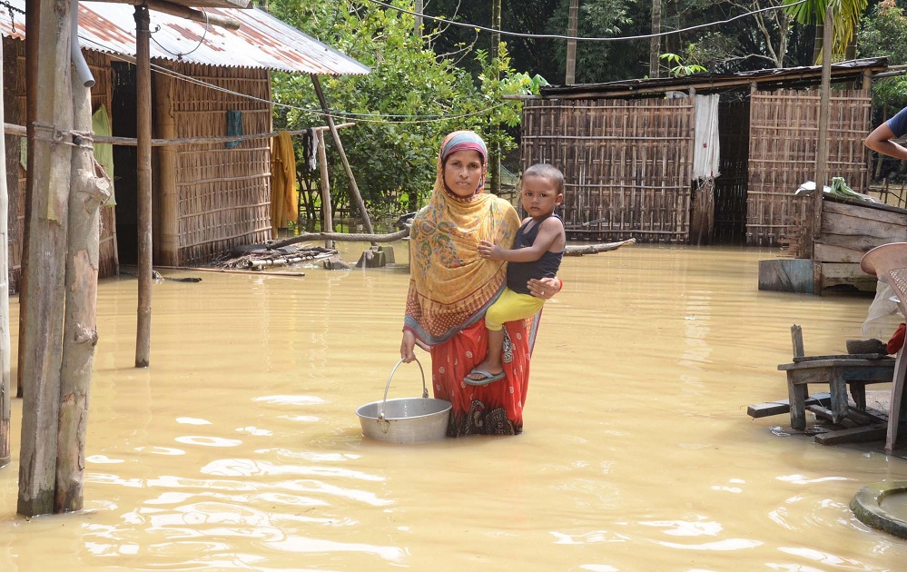 Flash flood wreaks havoc: 1 dead