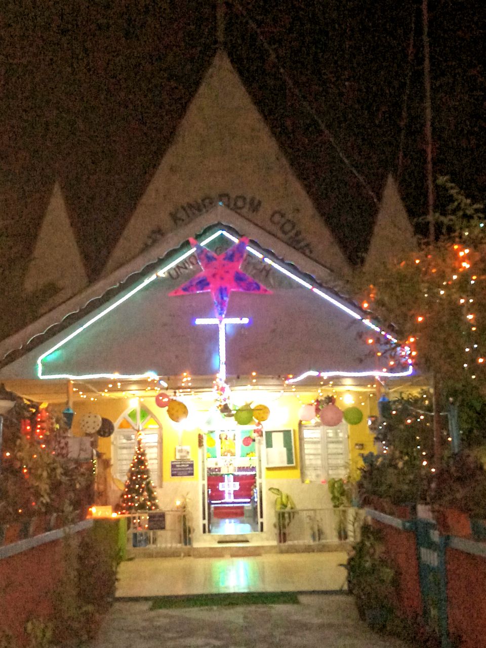 Jingle bells, carols dominate Christmas eve