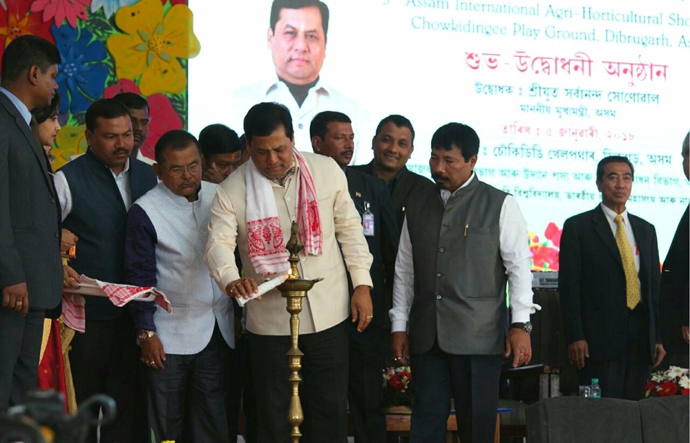 Build economic foundation: CM to youths