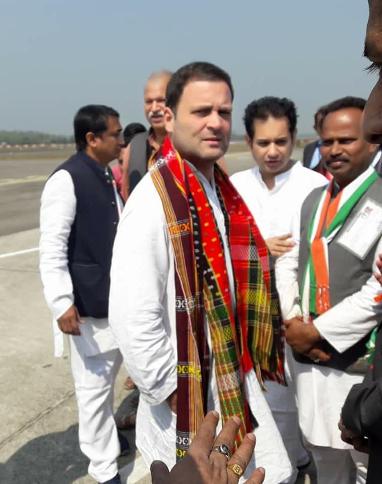 Reject communal forces: Rahul to Tripura voters