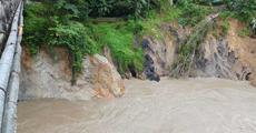 Threat looms large due to heavy downpur over Dillighat bridge in Namrup