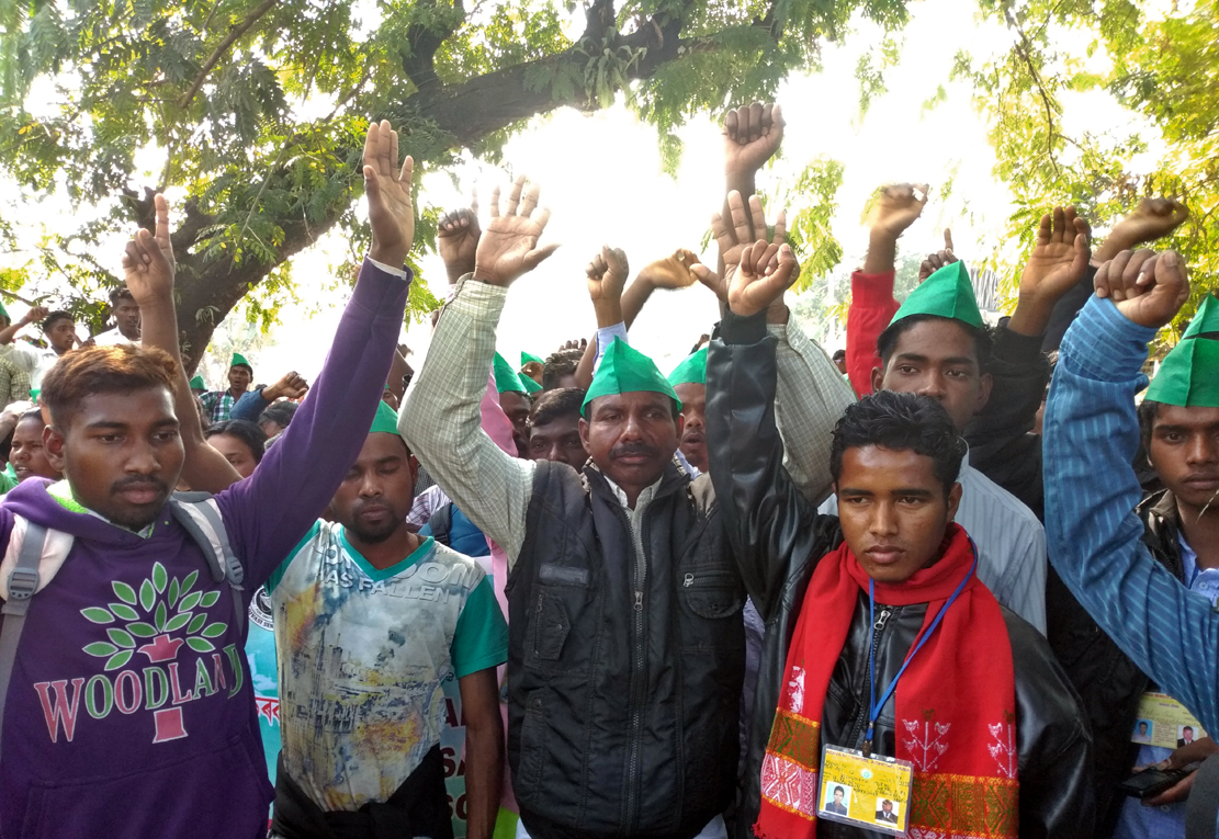Adivashis protest for ST status
