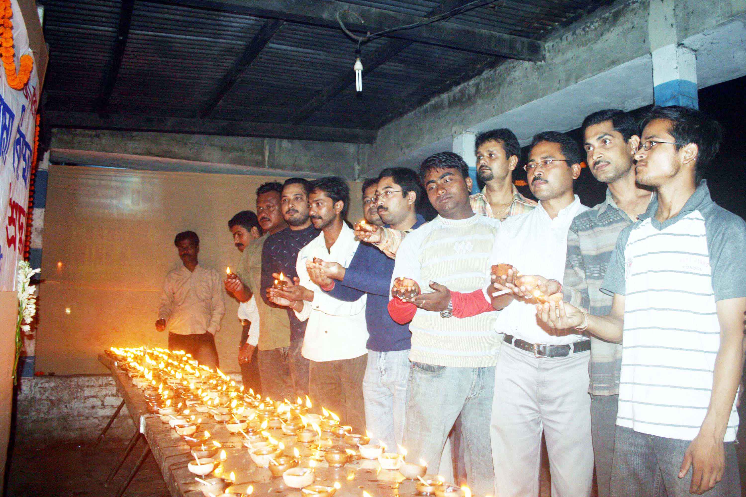 Nagaon pays homage to the victims of serial blast