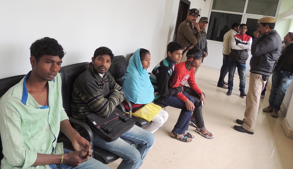 Public hearing on liquor tragedy held 