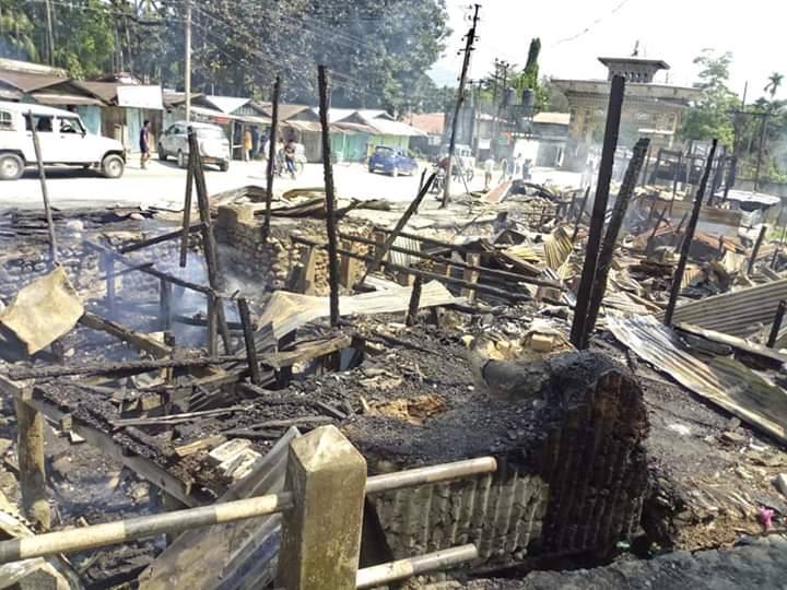 Fire gutts Dadgiri Bazar in Chirang