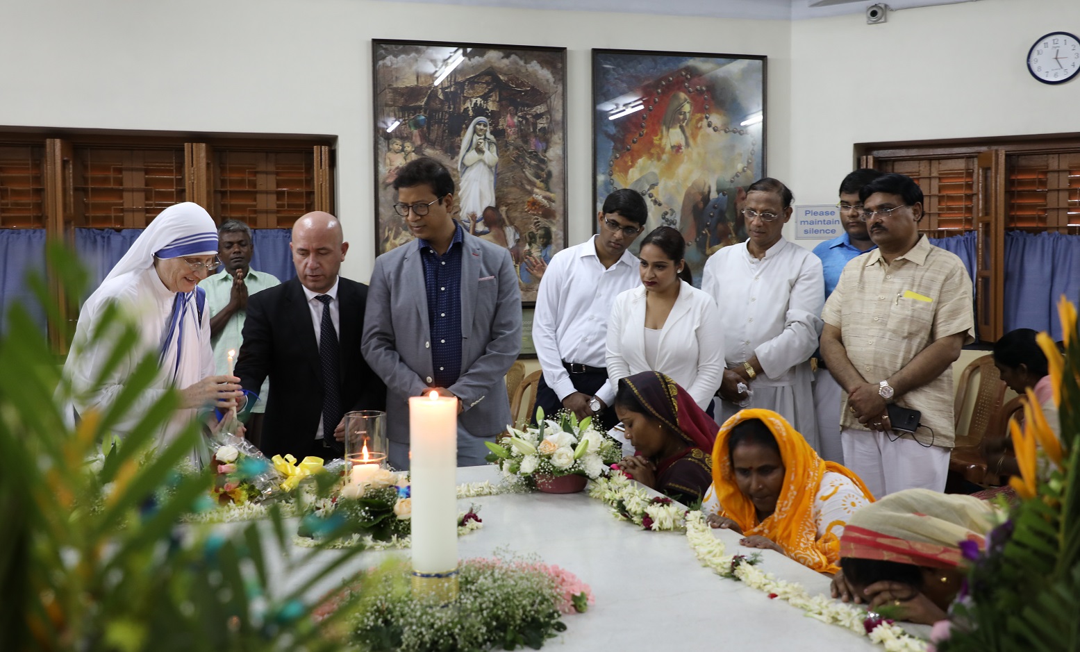 Country man pays homage at Mother Teresa Tomb