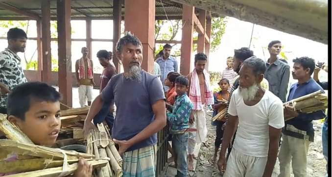 Muslim villagers help Hindu woman's last rites