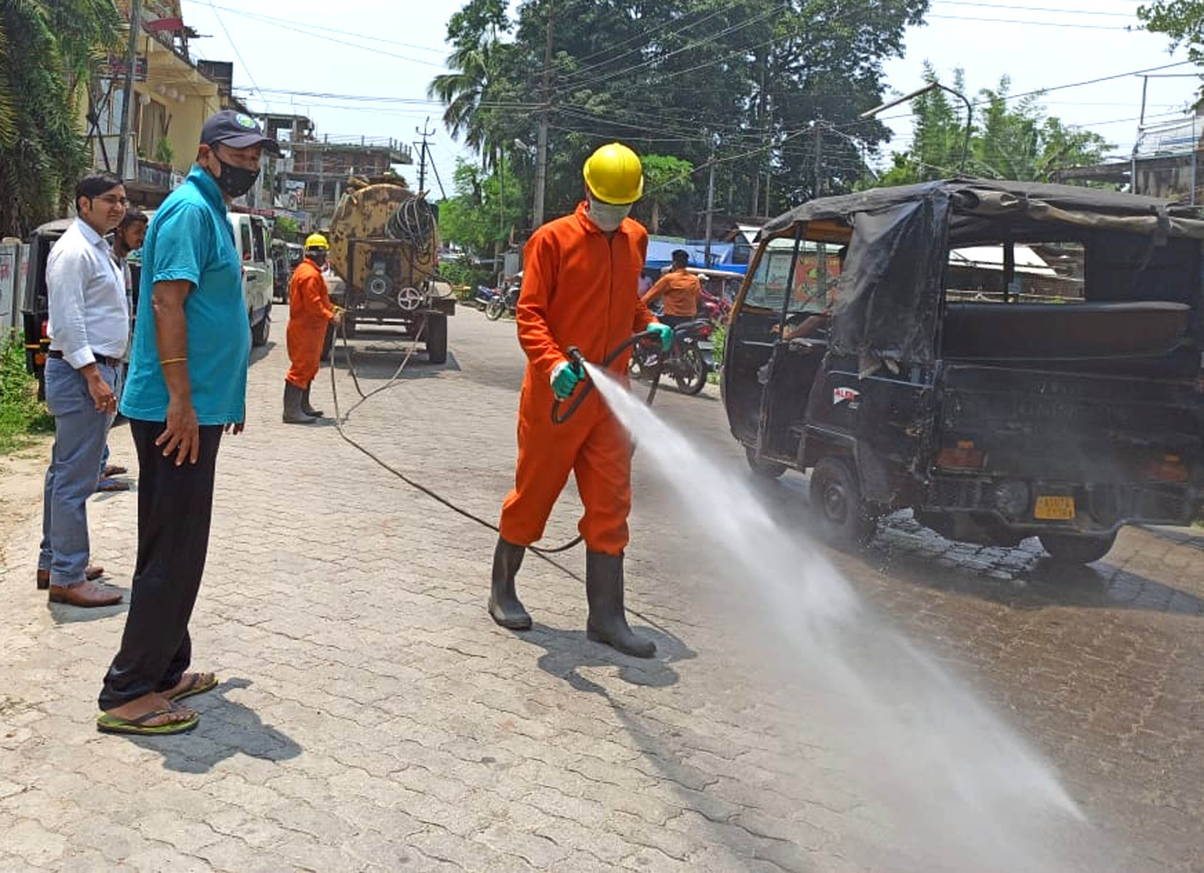 বিশেষজ্ঞৰ পৰামৰ্শক আওকাণ কৰি লকডাউন প্ৰত্যাহাৰৰ দিশে চৰকাৰ