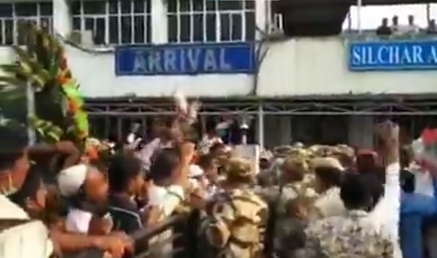 Pakistan Zindabad or Aziz Khan Zindabad!