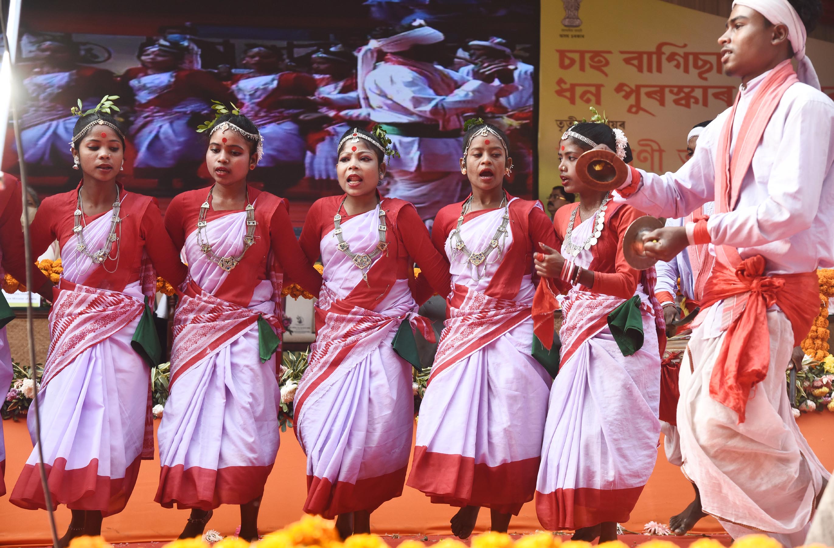 Rs 240 crore for 7 lakh tea workers