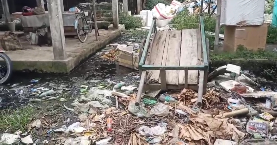 Sapekhati Weekly Market in Disarray; Traders Threaten Indefinite Closure