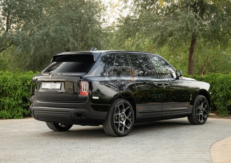 Dubai’s Taste for Elegance Drives Demand for Iconic Luxury Motoring Experiences