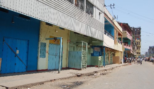 Traders down shutters in Guwahati, oppose license fee hike