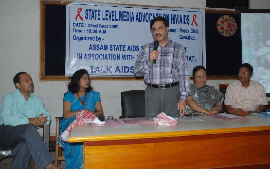 Media should disseminate proper information about HIV/AIDS