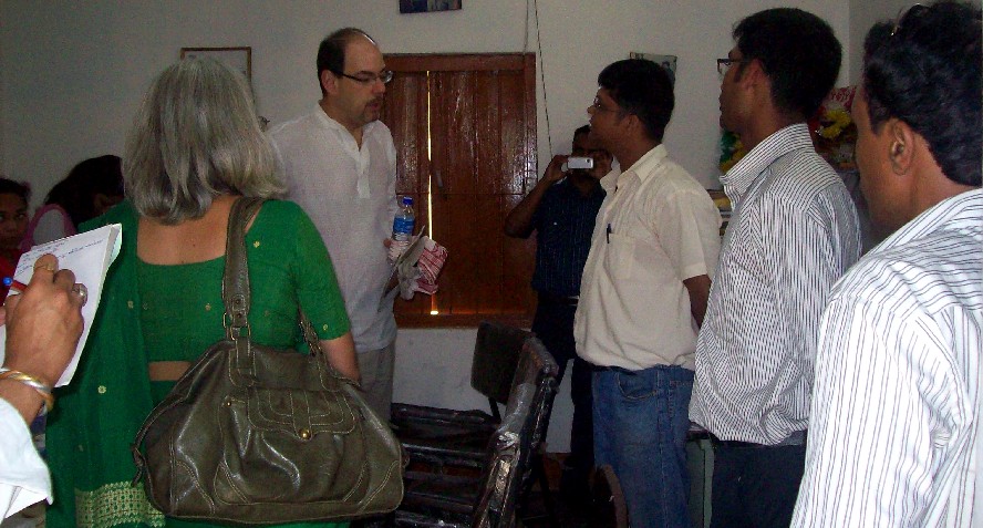 Ford Foundation director visits Mushroom Development Foundation