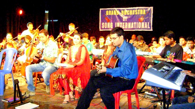 Grand orchestra of 100 musicians