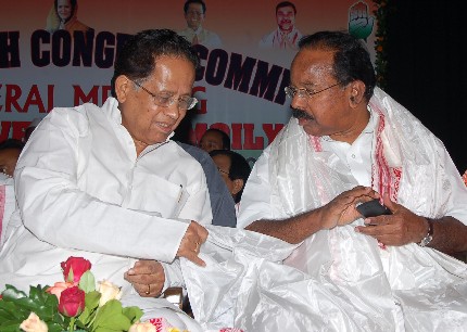 Assam Cong must steal the show: Moily