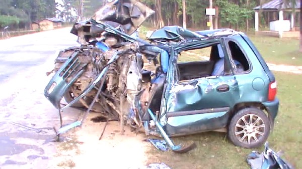 Two killed in road accident at Dudhnoi