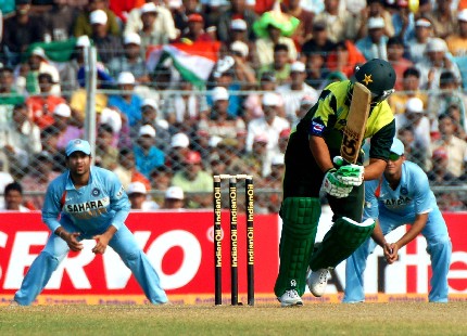 Indo-Pak ODI in Guwahati: Pak win toss, elect to bat