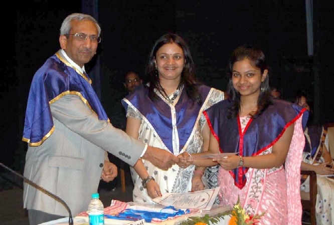 Isha Siotia awarded gold medal of the Assam Institute of Management