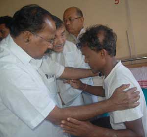 Violence: Moily in talks with Gogoi, others