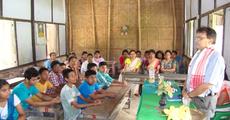 SBI Community Service donates fans to schools at Raha
