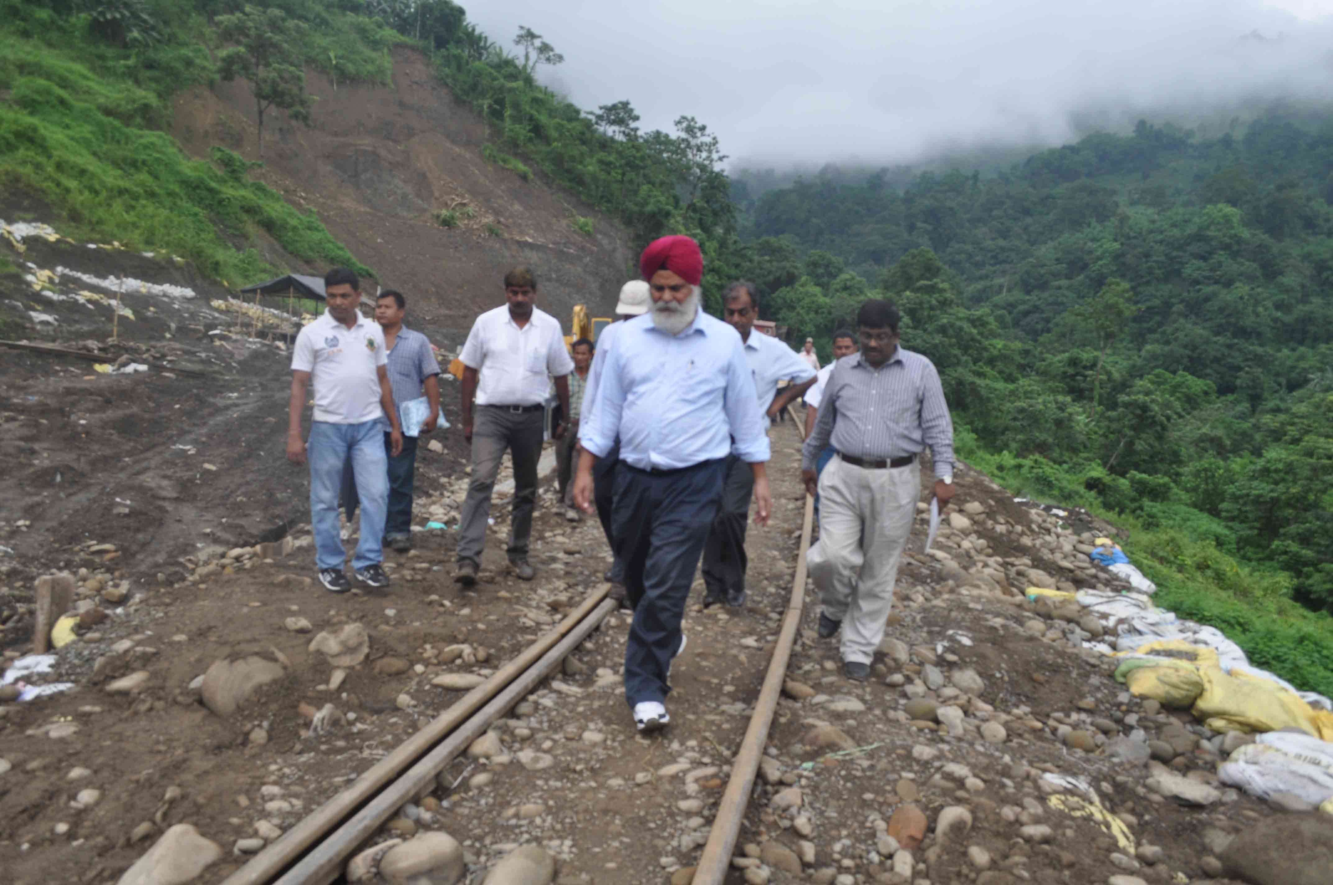 N F Railway GM inspects Hill Section
