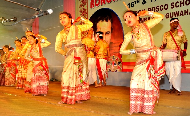 Guwahati Don Bosco celebrates Rongali Bihu 