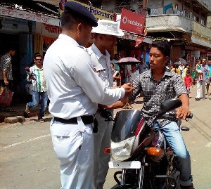 Gandhigiri by Golaghat Traffic Police
