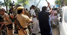 Agitators lathicharged at Golaghat 